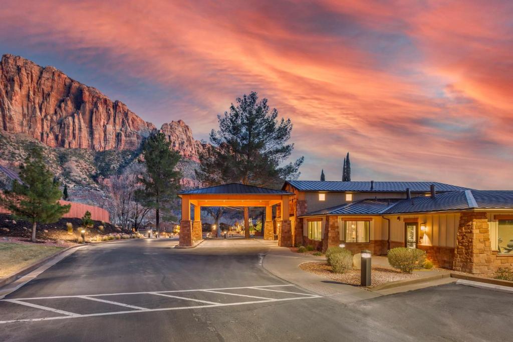 Best Western Plus Zion Canyon Inn & Suites Main image 1